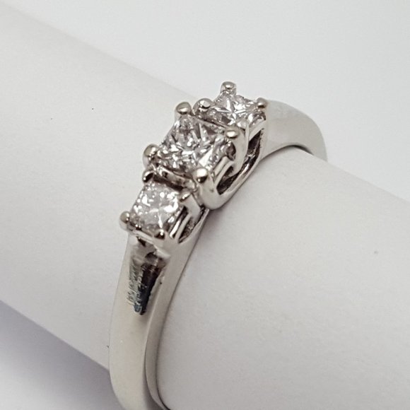 Unique 14K Karat Solid White Gold Designer  Princess Cut Diamond Engagement Ring - Picture 1 of 15